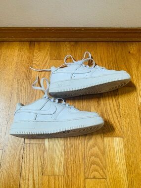 Kids Nike Air Force 1 '07 Triple White Leather Unisex Size 3.5 excellent, clean